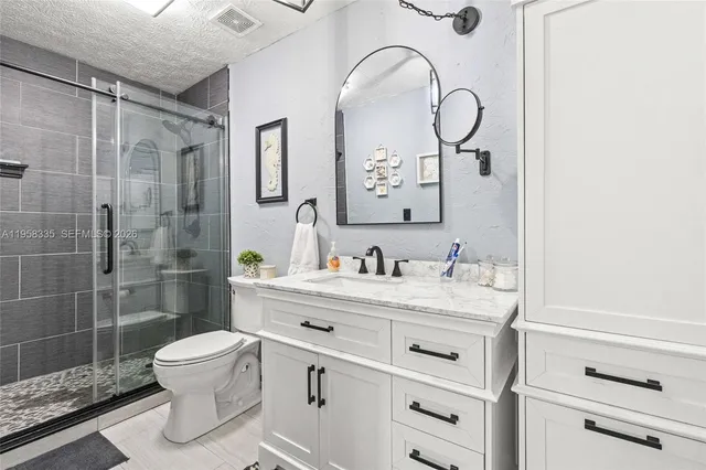 a view of kitchen with washer and dryer