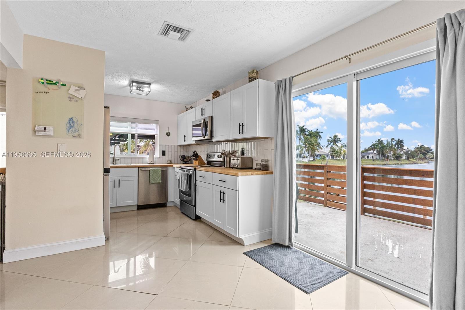 21839 Southwest 100th Place Cutler Bay, FL 33190 - Photo 9 of 37