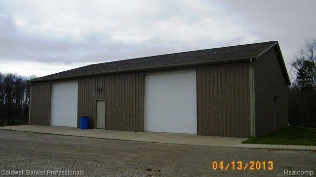 4884 West Oregon Road Lapeer, MI 48446 - Photo 2 of 11 100_4238.jpg