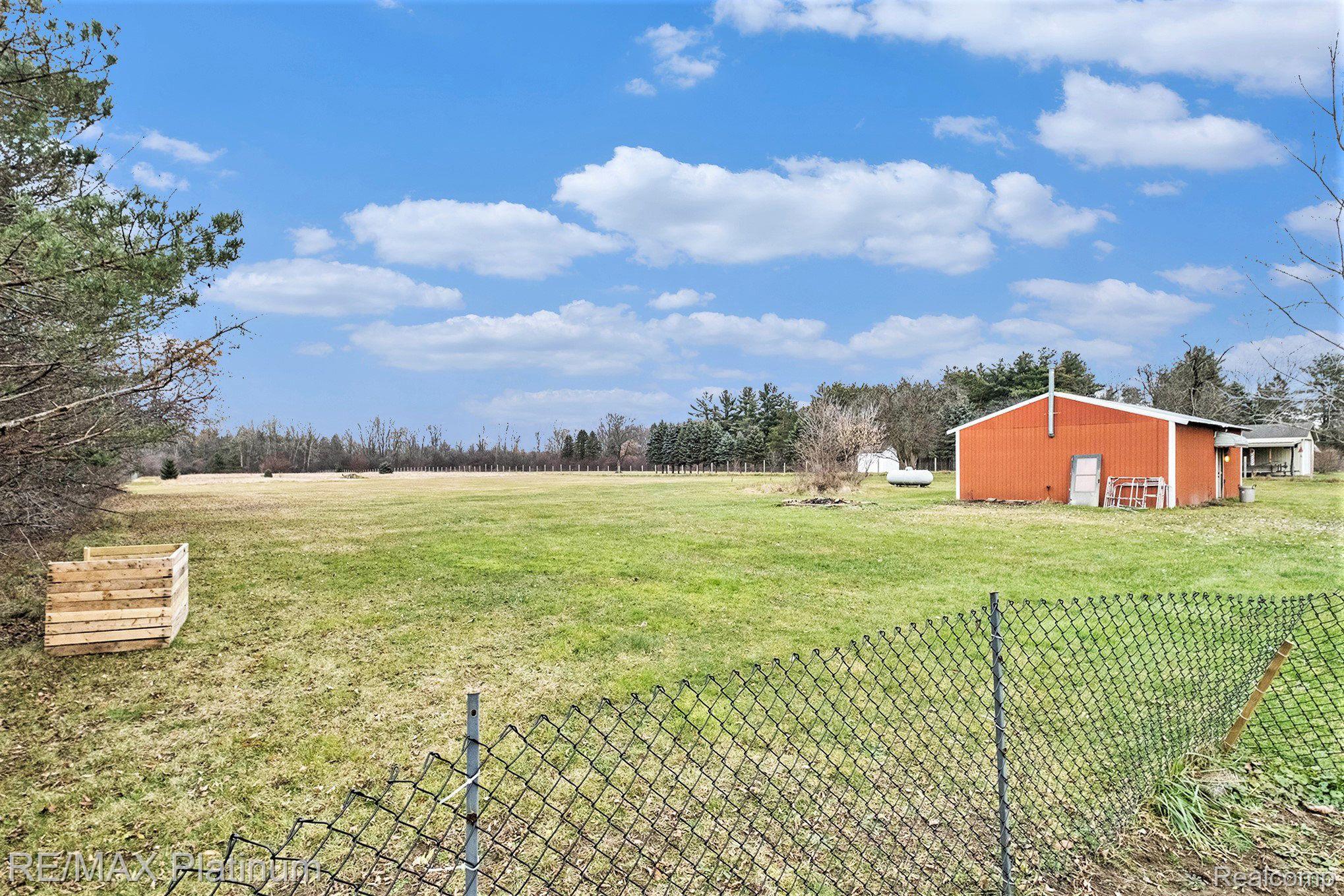 4081 Crosby Road Flint, MI 48506 - Photo 30 of 39 Gallery Image 30