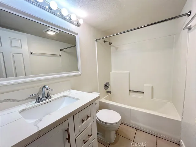 $2,450 | 14030 McClure Avenue, Unit 105, Paramount, CA 90723
