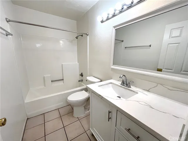 $2,450 | 14030 McClure Avenue, Unit 105, Paramount, CA 90723