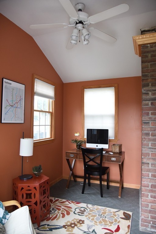 136 Oregon Street Springfield, MA 01118 - Photo 12 of 27