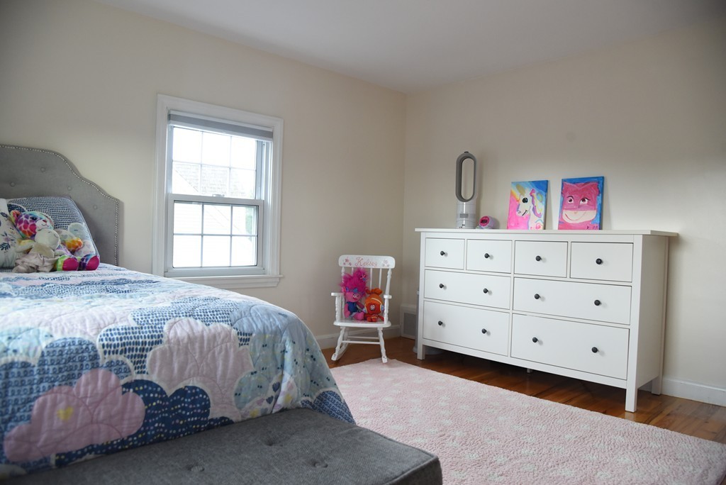 136 Oregon Street Springfield, MA 01118 - Photo 19 of 27