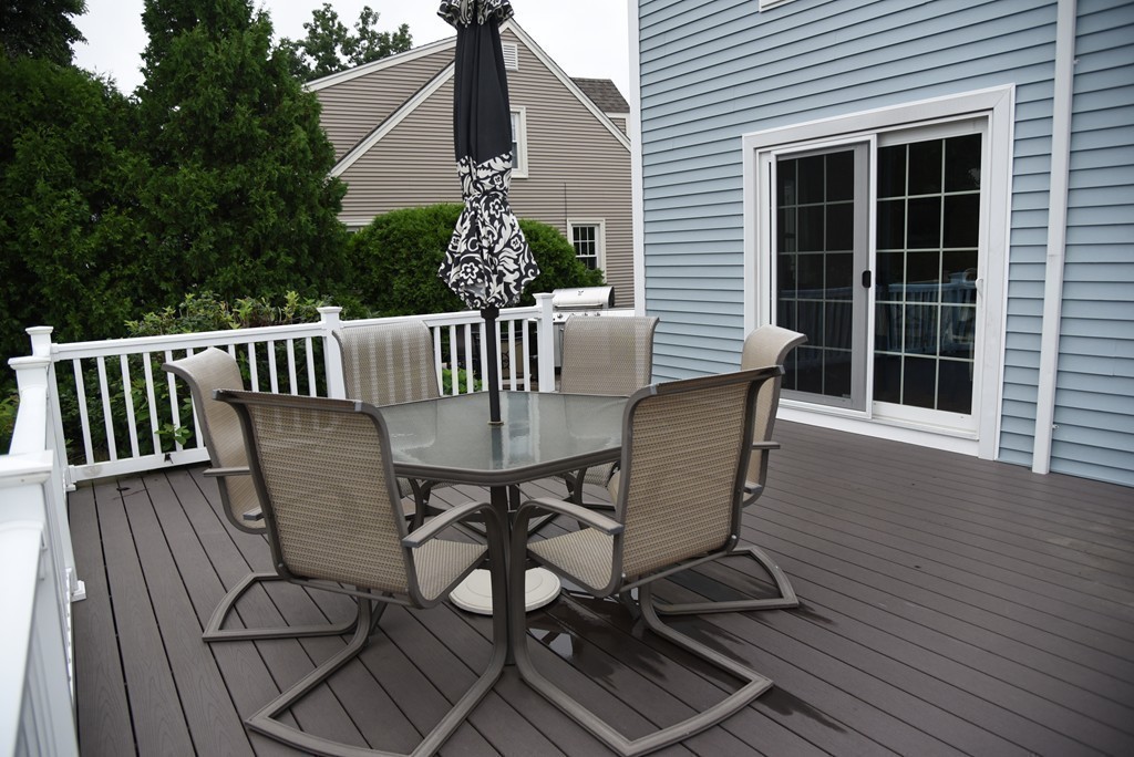 136 Oregon Street Springfield, MA 01118 - Photo 24 of 27