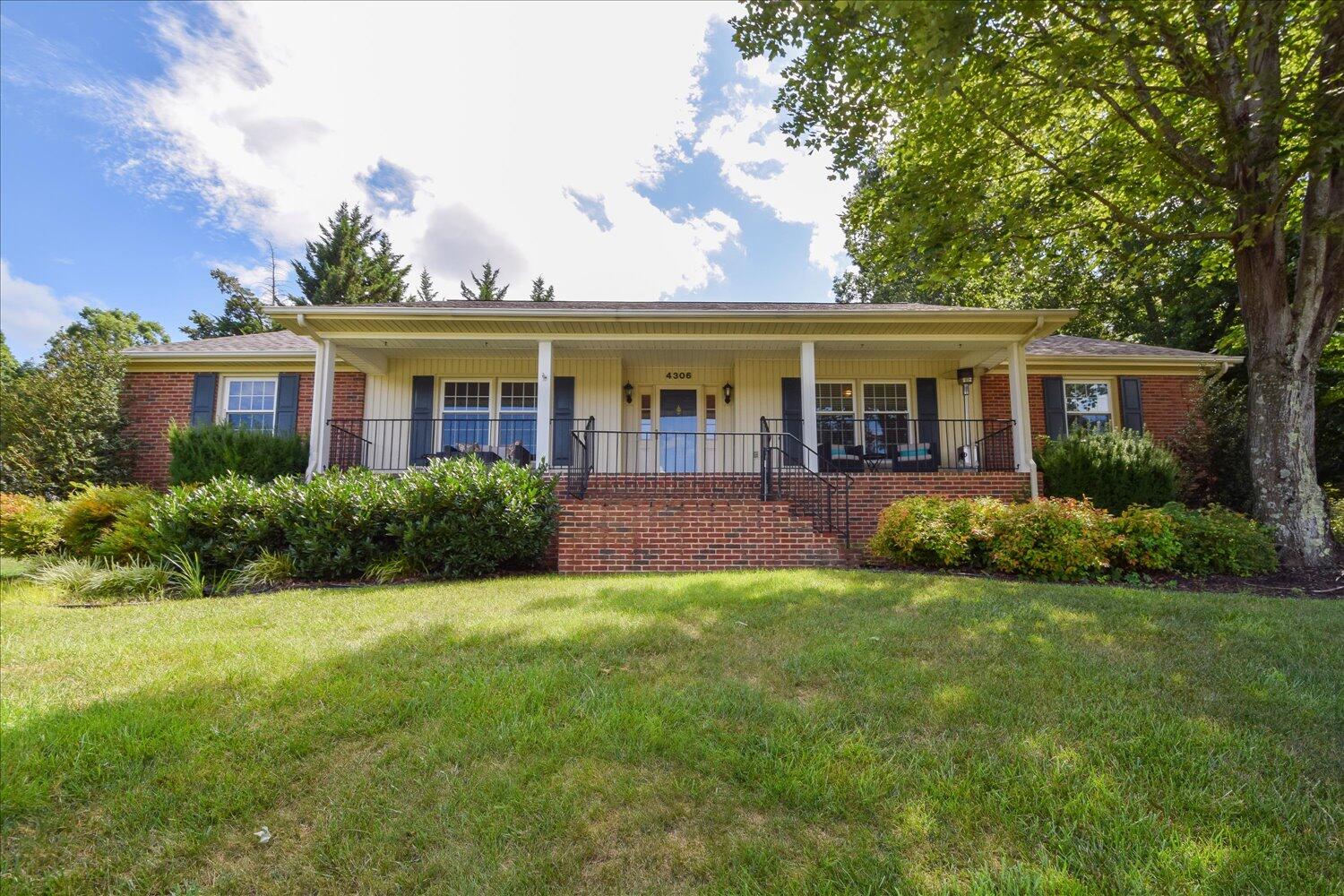 4306 Fox Chase