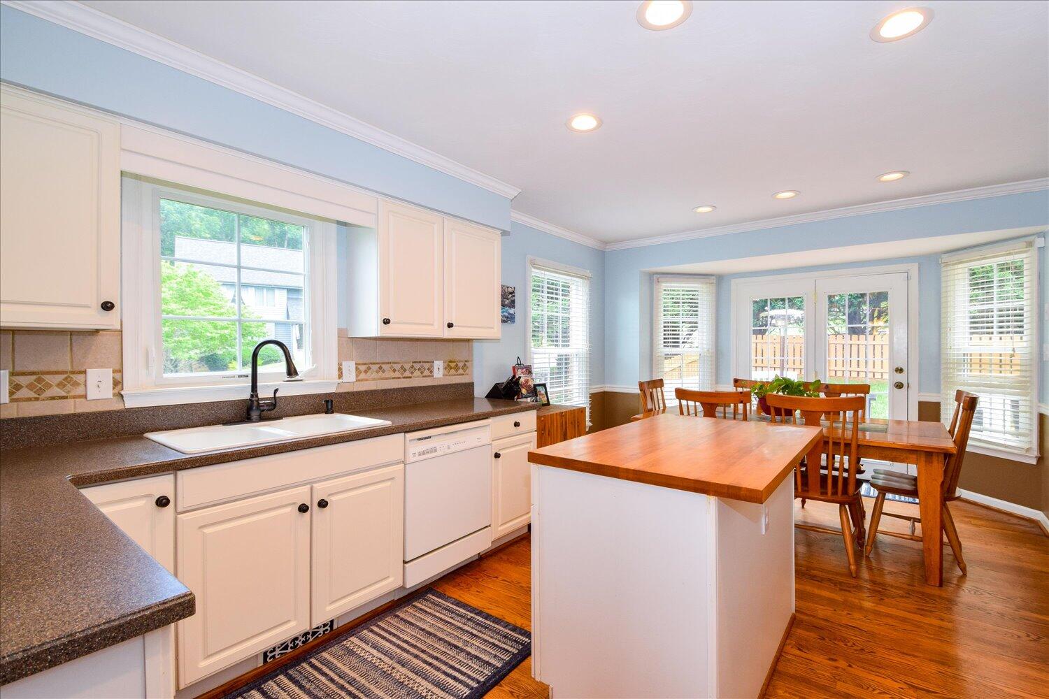 4306 Rte 2054 Roanoke, VA 24018 - Photo 11 of 45 11-4306 Fox Chase-11