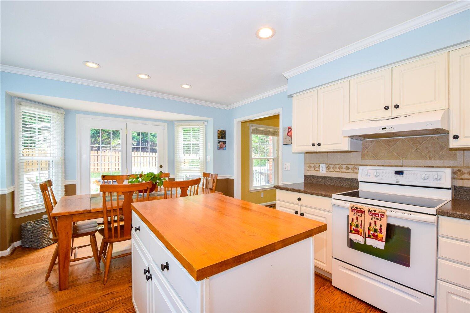 4306 Rte 2054 Roanoke, VA 24018 - Photo 12 of 45 12-4306 Fox Chase-12