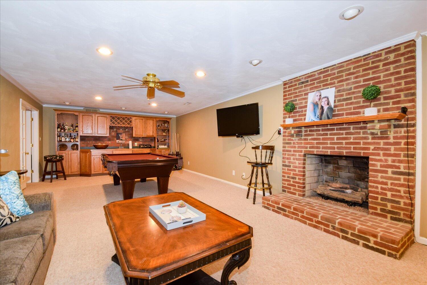 4306 Rte 2054 Roanoke, VA 24018 - Photo 21 of 45 21-4306 Fox Chase-21