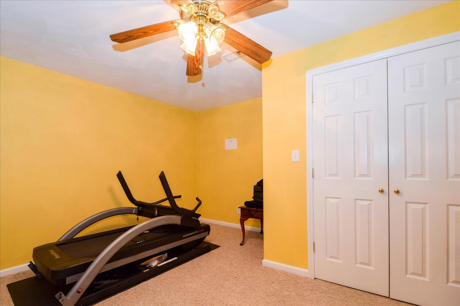 4306 Rte 2054 Roanoke, VA 24018 - Photo 25 of 45 25-4306 Fox Chase-25