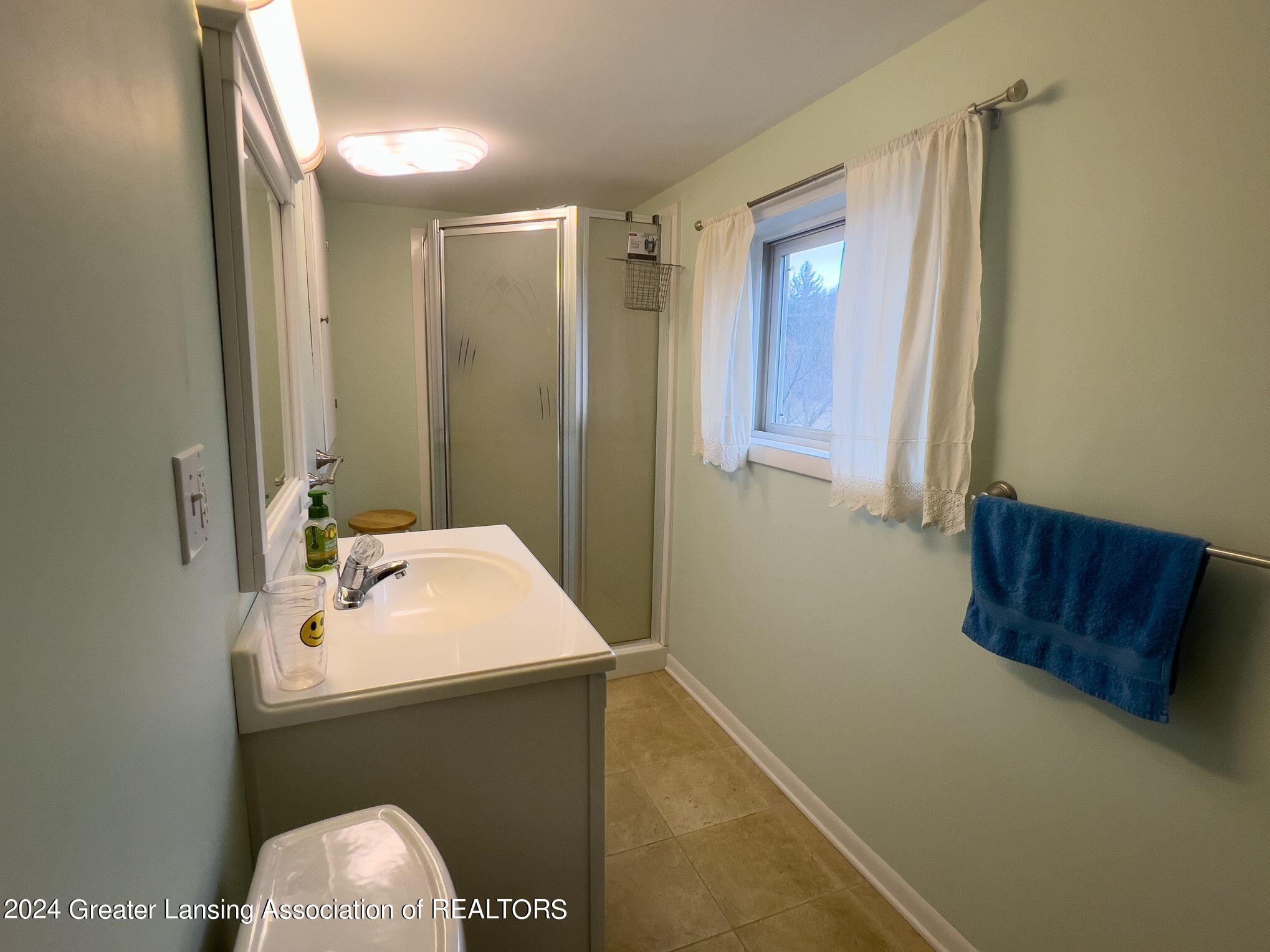 1211 West Dansville Road Mason, MI 48854 - Photo 12 of 33 Main Level Bath
