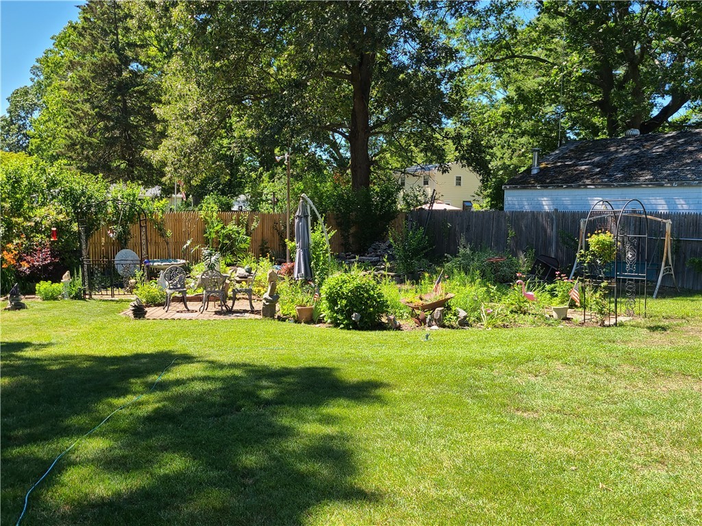 71 Haswill Street Warwick, RI 02889 - Photo 3 of 26 Gallery Image 3