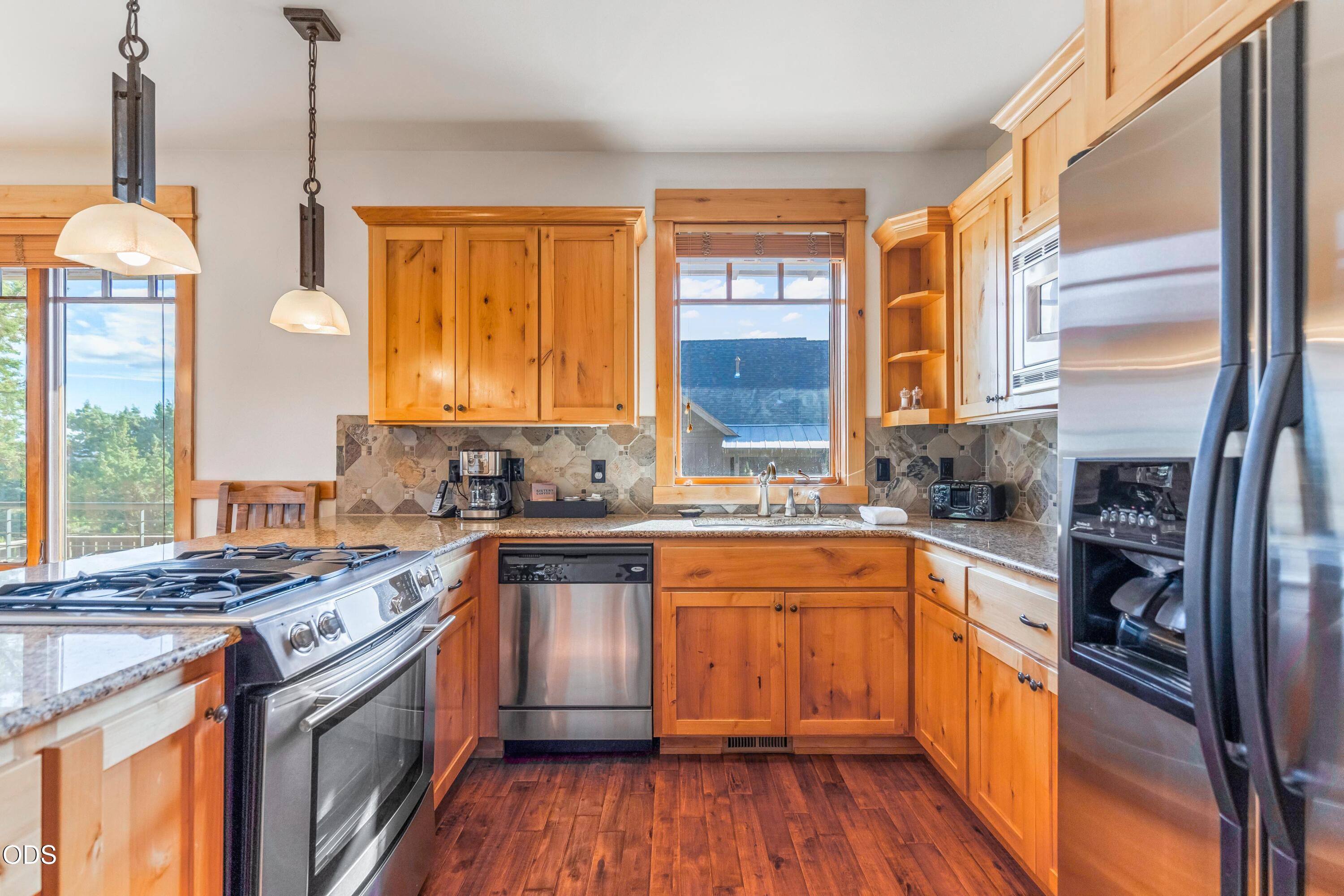 16792 South W Brasada Ranch Road, Unit CABIN 40 Powell Butte, OR 97753 - Photo 13 of 47
