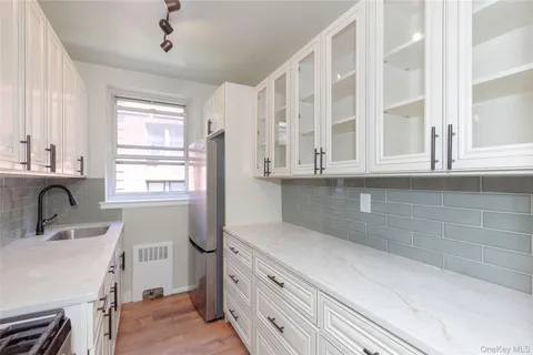 $220,000 | 12 Westchester Avenue, Unit 4H, White Plains, NY 10601