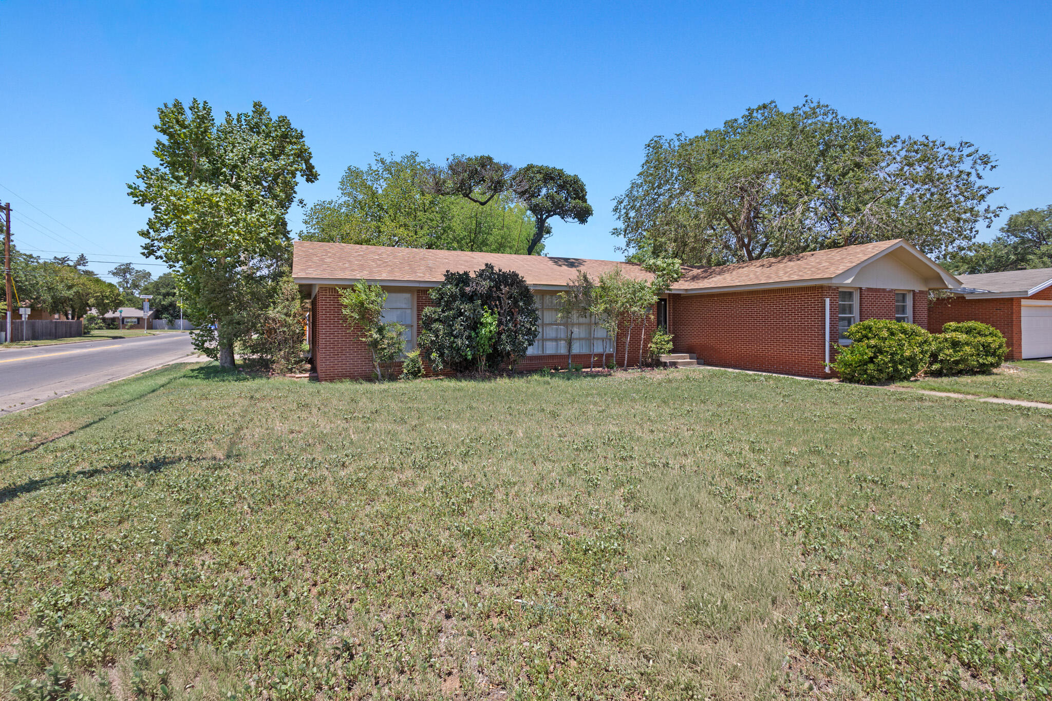 2826 58th Street Lubbock, TX 79413 - Photo 3 of 57 IMG_8976