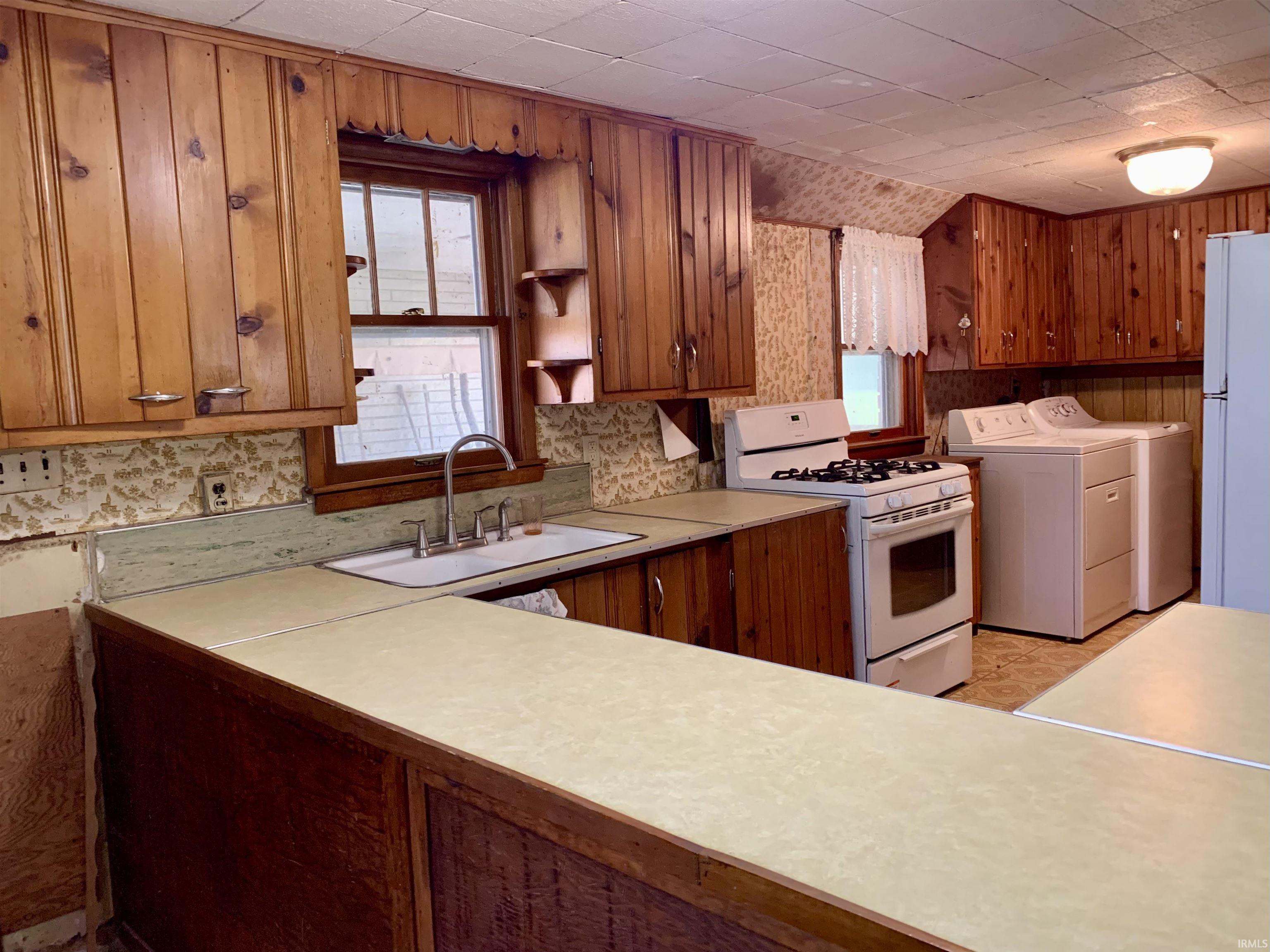 6155 South Handy Road Bloomington, IN 47401 - Photo 4 of 23