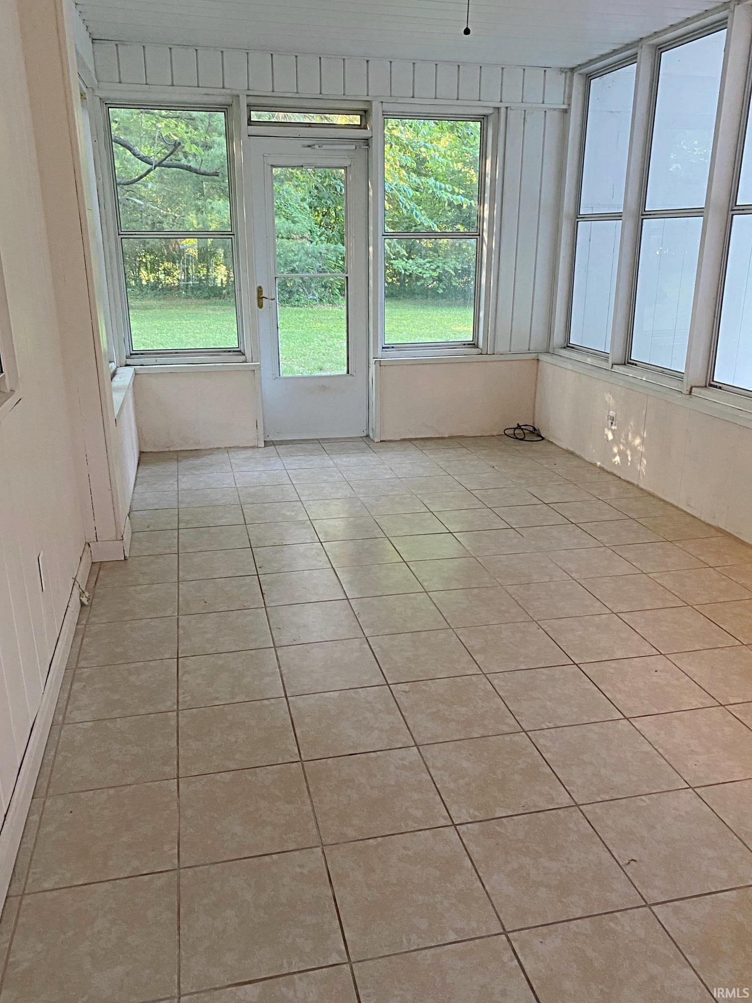 216 Apraw Road Washington, IN 47501 - Photo 15 of 24 Gallery Image 15