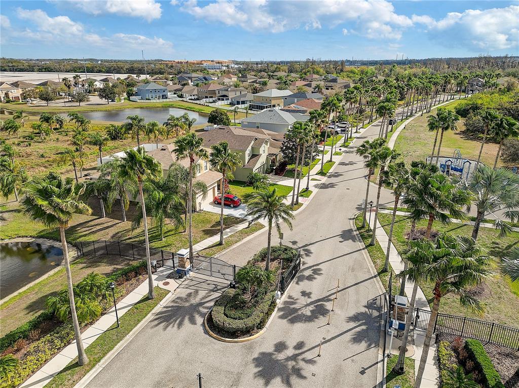 2410 Hawks Point Court Ruskin, FL 33570 - Photo 53 of 82