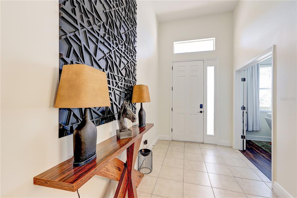 2410 Hawks Point Court Ruskin, FL 33570 - Photo 7 of 82