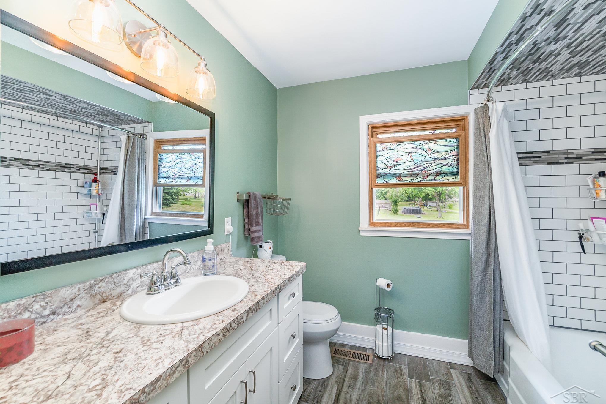 8655 North River Road Freeland, MI 48623 - Photo 14 of 29