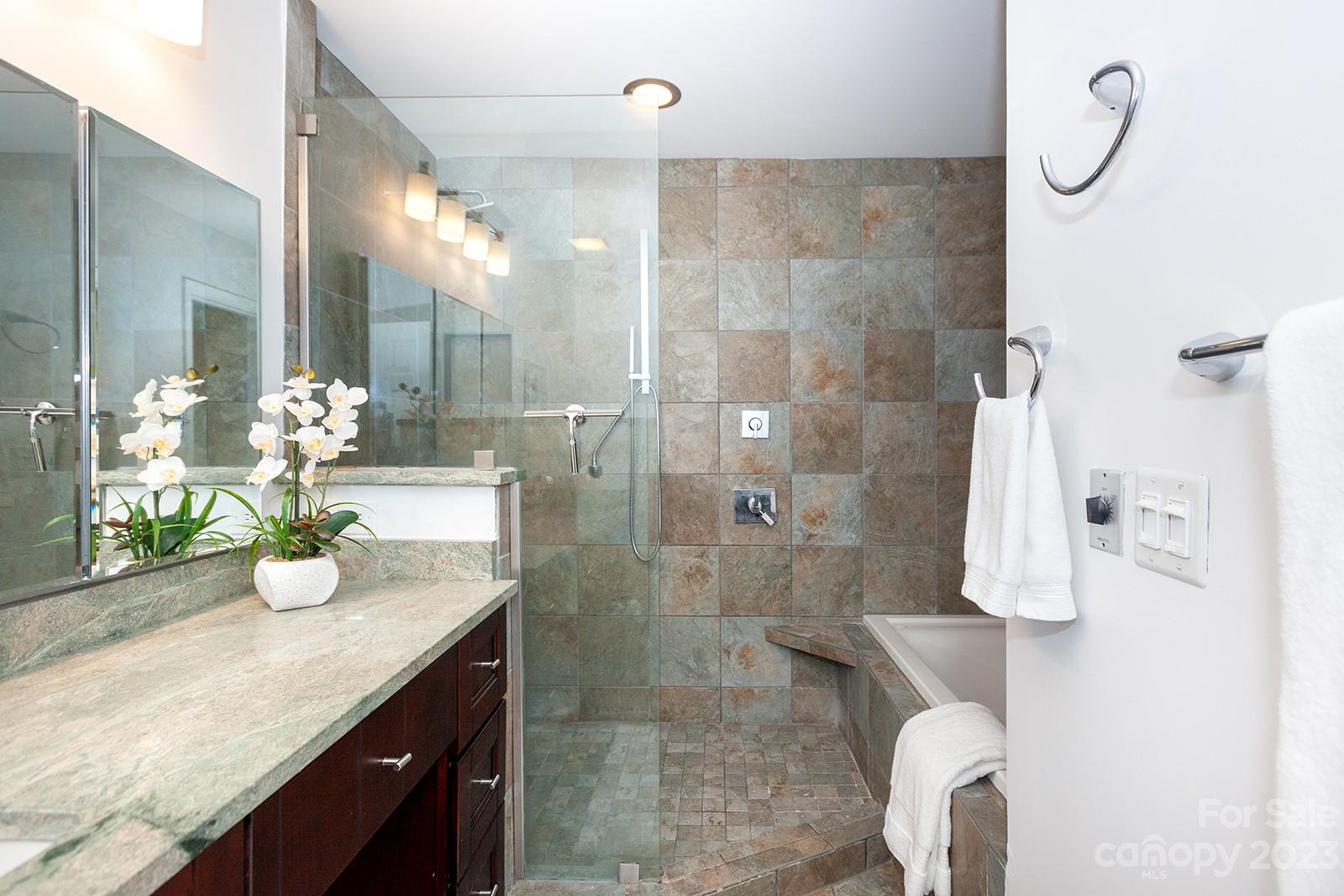 13820 Queens Harbor Road, Unit E Charlotte, NC 28278 - Photo 20 of 39 Gallery Image 20