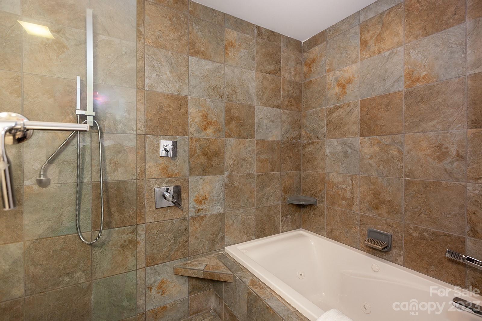13820 Queens Harbor Road, Unit E Charlotte, NC 28278 - Photo 21 of 39 Gallery Image 21