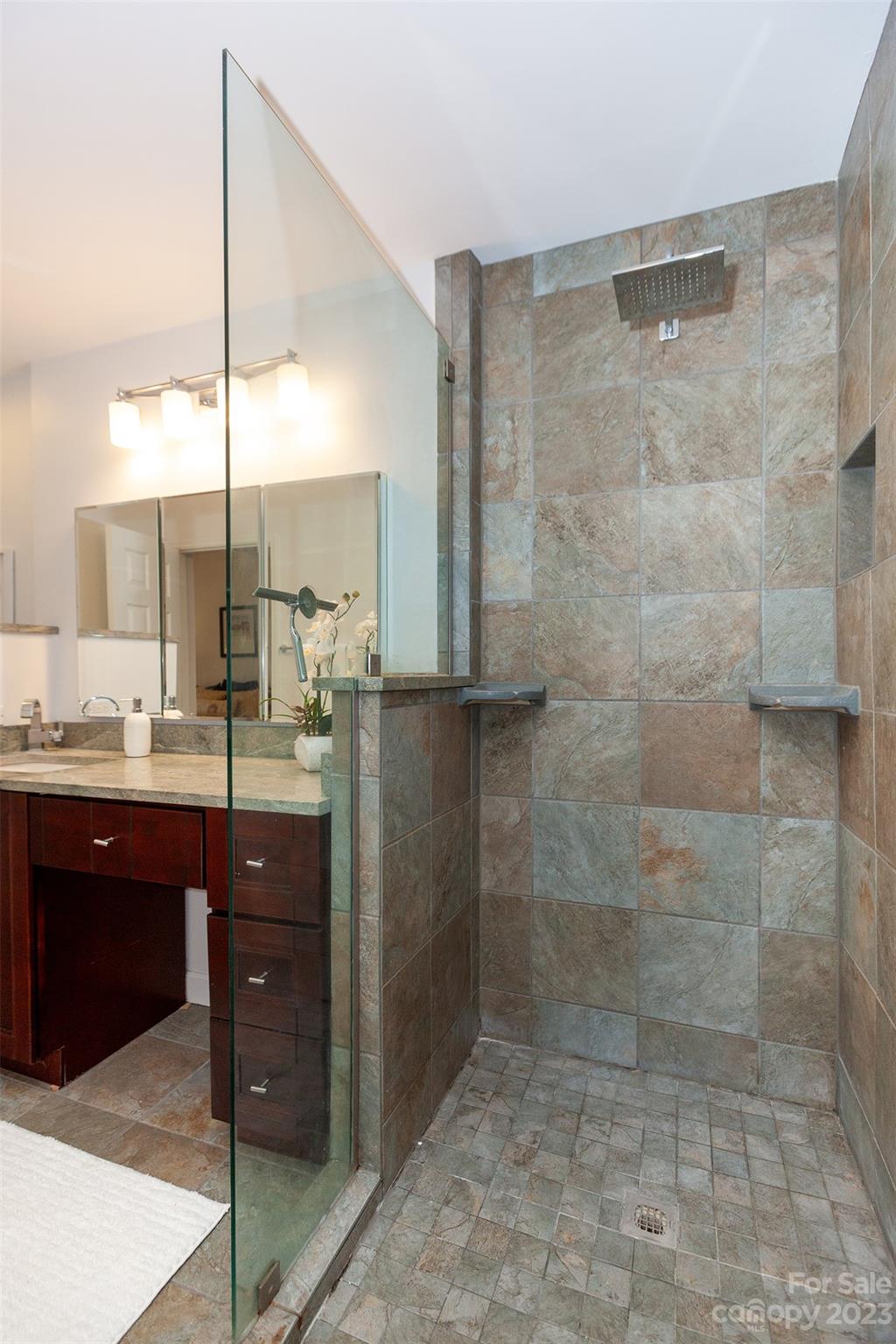 13820 Queens Harbor Road, Unit E Charlotte, NC 28278 - Photo 22 of 39 Gallery Image 22
