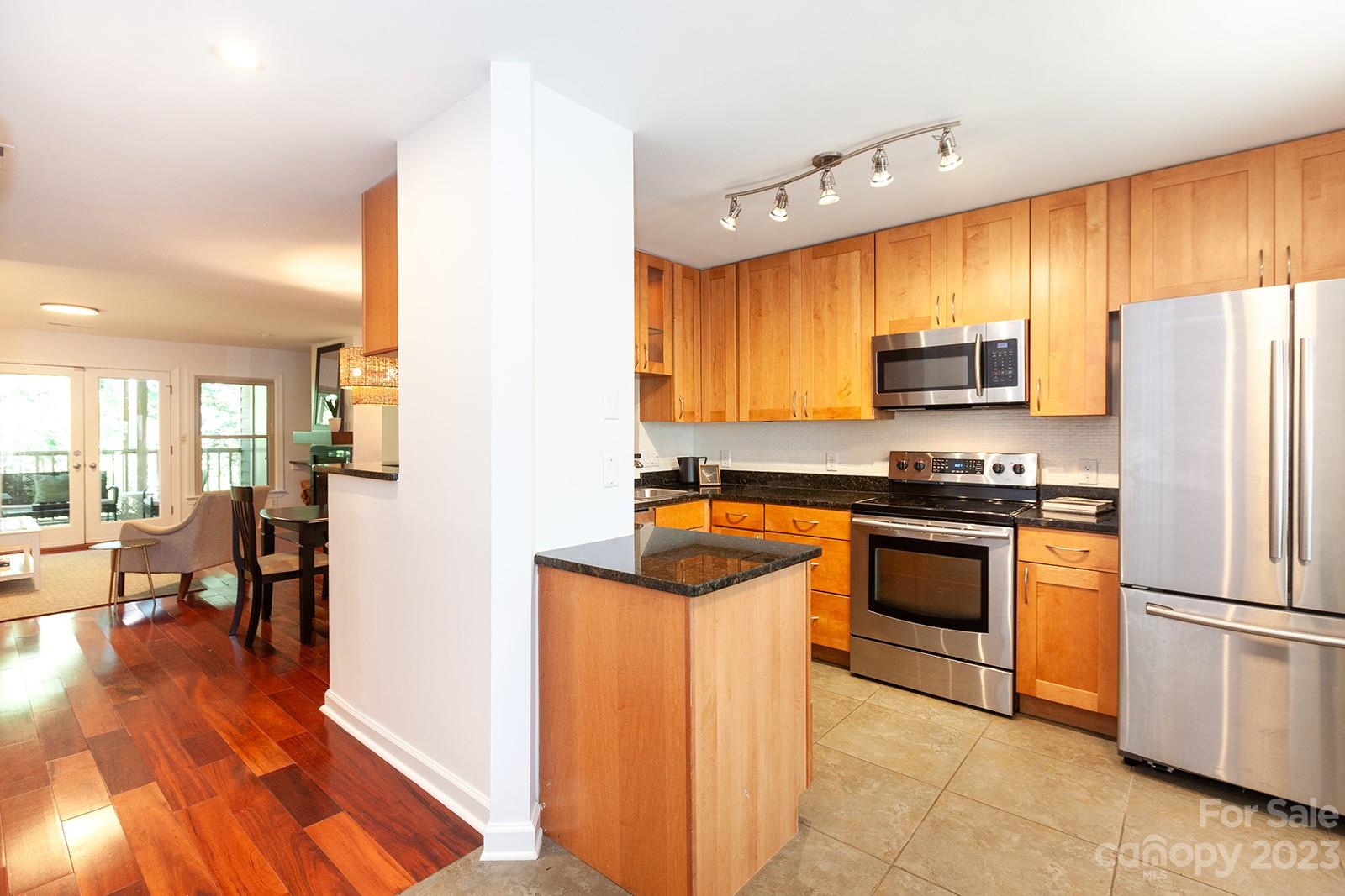 13820 Queens Harbor Road, Unit E Charlotte, NC 28278 - Photo 8 of 39 Gallery Image 8