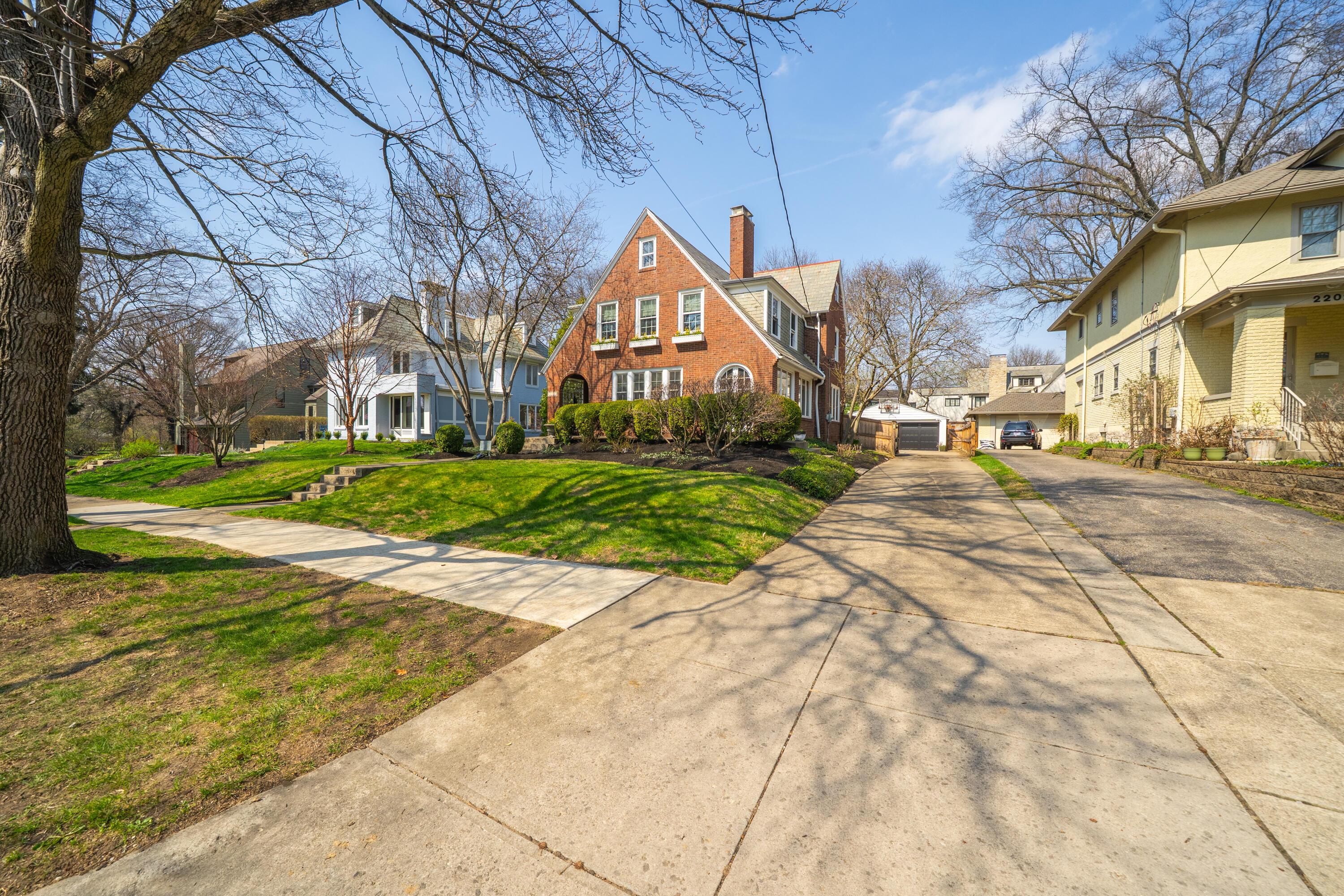 2188 Bryden Road Columbus, OH 43209 - Photo 4 of 76 DSC06712-HDR