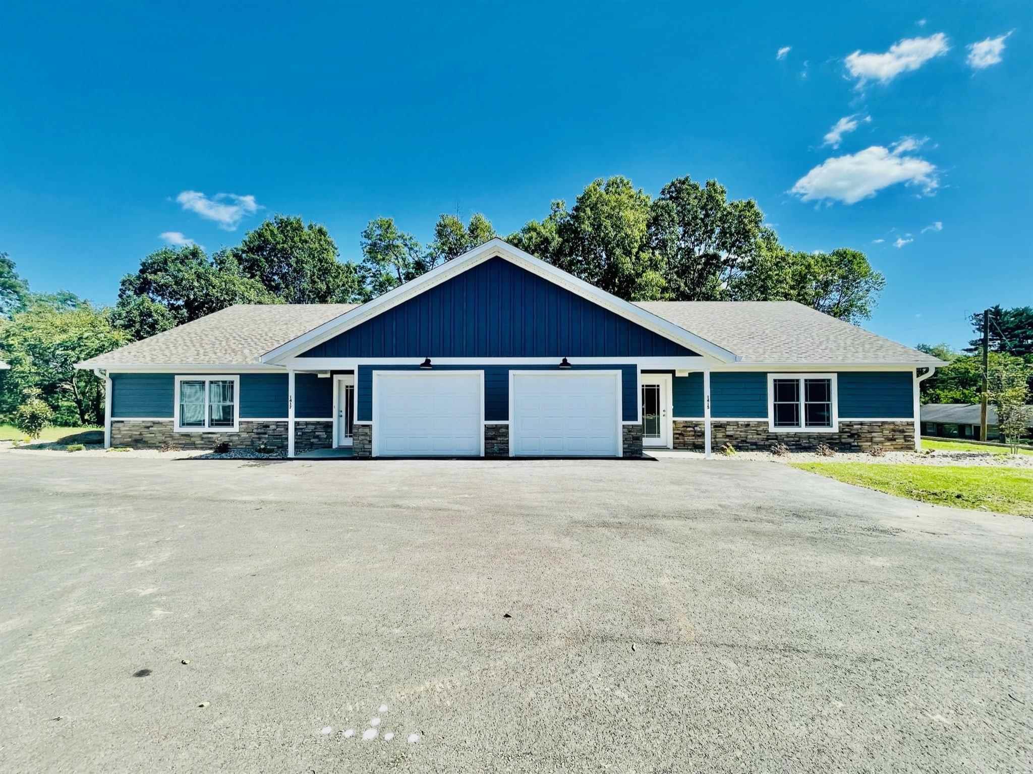 1417 24th Street Bedford, IN 47421 - Photo 2 of 27