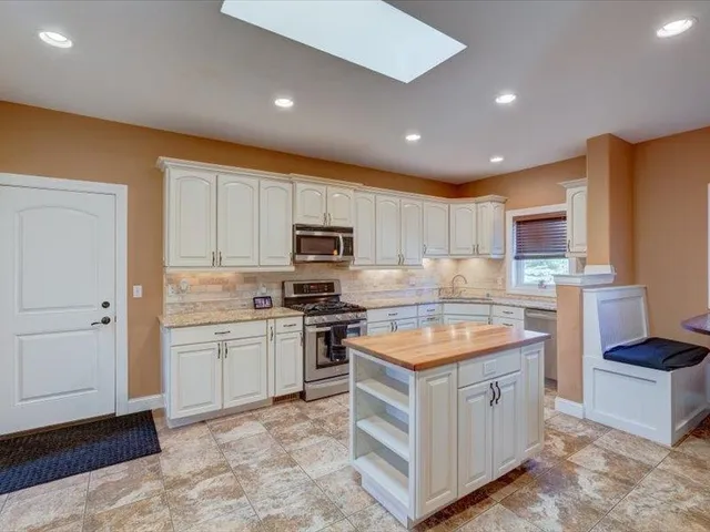 $670,000 | 5433 Lacy Road, Fitchburg, WI 53711