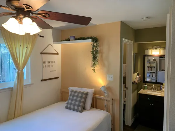 $1,200 | 1111 West 10th Street, Unit 107, Austin, TX 78703