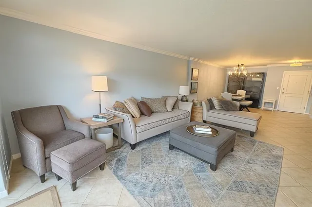 $2,800 | 1000 Spanish River Road, Unit 3G, Boca Raton, FL 33432