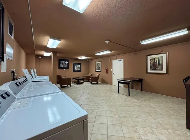 $2,800 | 1000 Spanish River Road, Unit 3G, Boca Raton, FL 33432