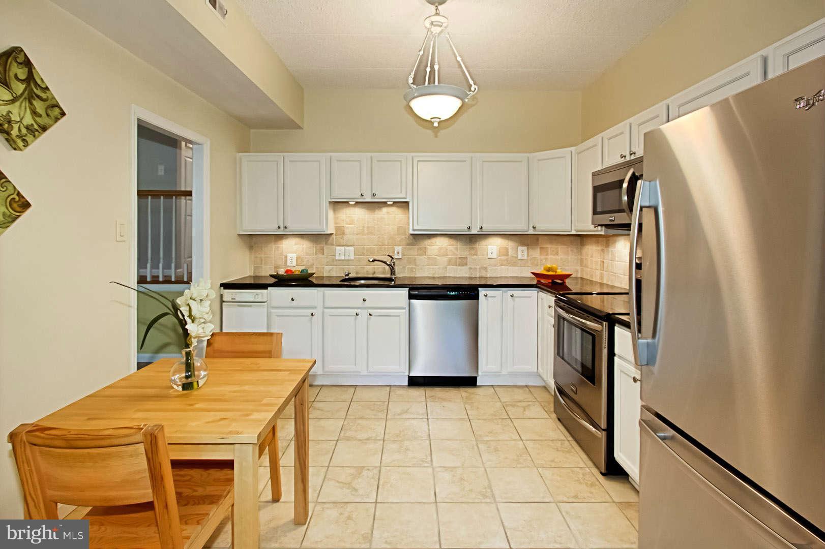 2114 Green Watch Way, Unit 200 Reston, VA 20191 - Photo 6 of 30 Kitchen