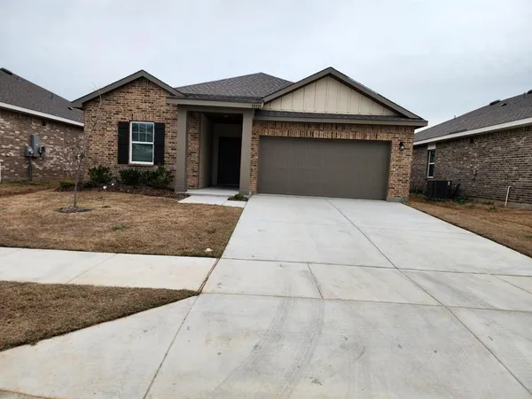 $2,100 | 10321 Rosegreen Lane, Fort Worth, TX 76036