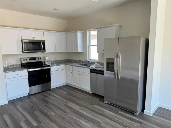 $2,100 | 10321 Rosegreen Lane, Fort Worth, TX 76036