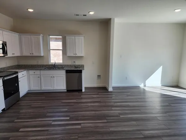 $2,100 | 10321 Rosegreen Lane, Fort Worth, TX 76036