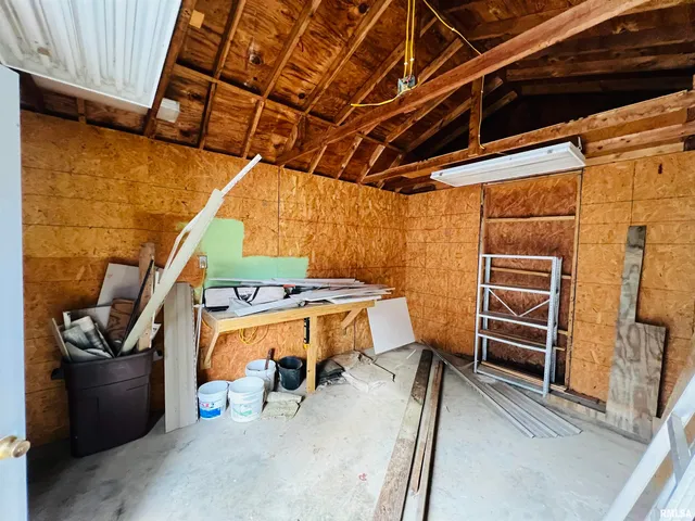 $92,500 | 1300 Lincoln Street, Eldorado, IL 62930