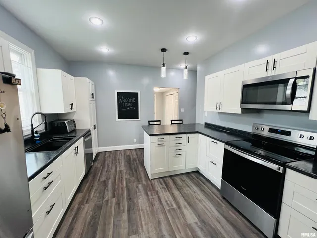 $92,500 | 1300 Lincoln Street, Eldorado, IL 62930