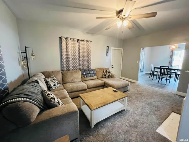 $92,500 | 1300 Lincoln Street, Eldorado, IL 62930