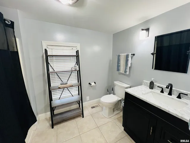 $92,500 | 1300 Lincoln Street, Eldorado, IL 62930