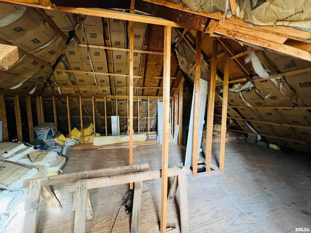 $92,500 | 1300 Lincoln Street, Eldorado, IL 62930