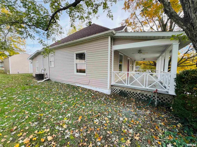 $92,500 | 1300 Lincoln Street, Eldorado, IL 62930