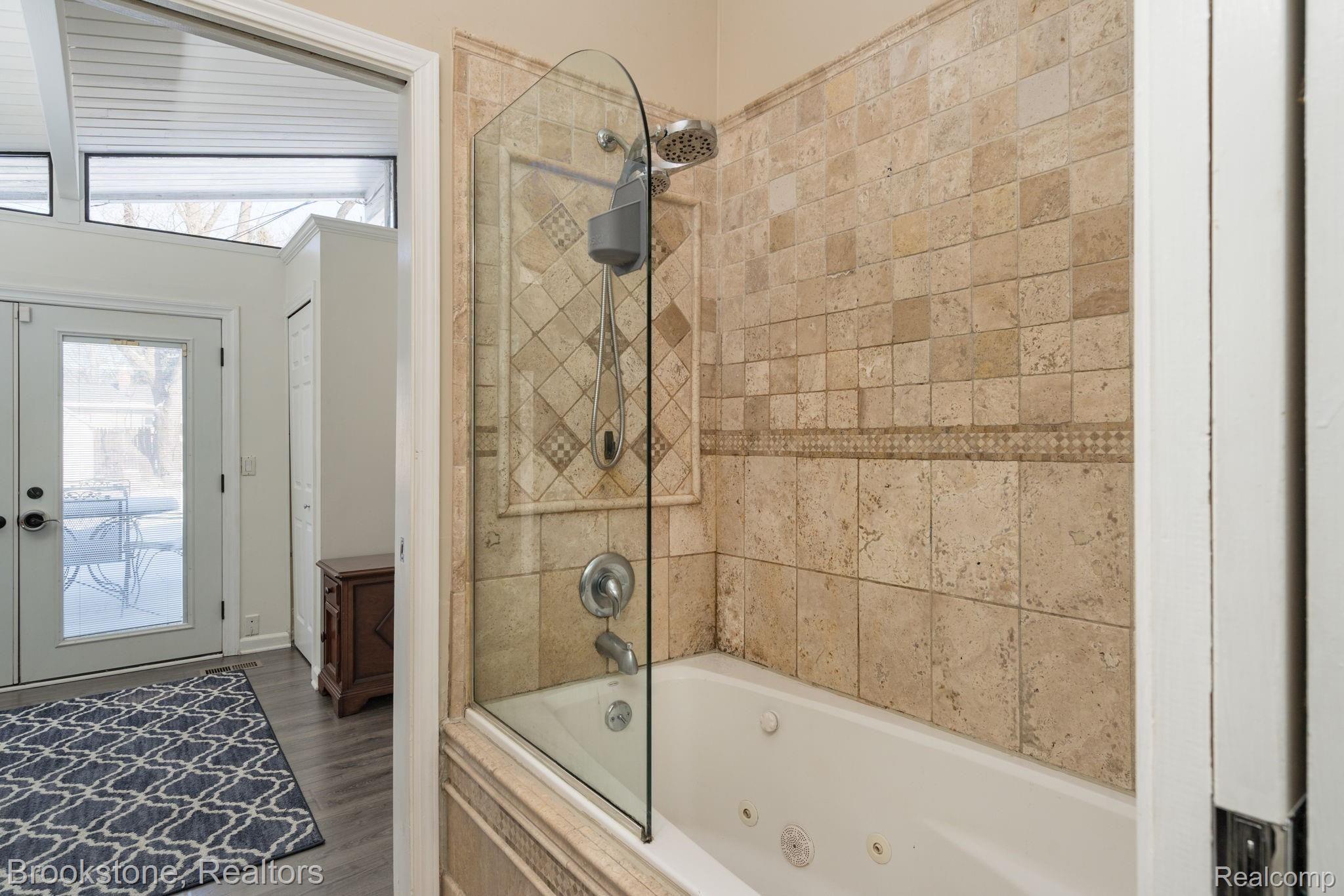 1191 Avon Manor Road Rochester, MI 48307 - Photo 24 of 40 soaking tub