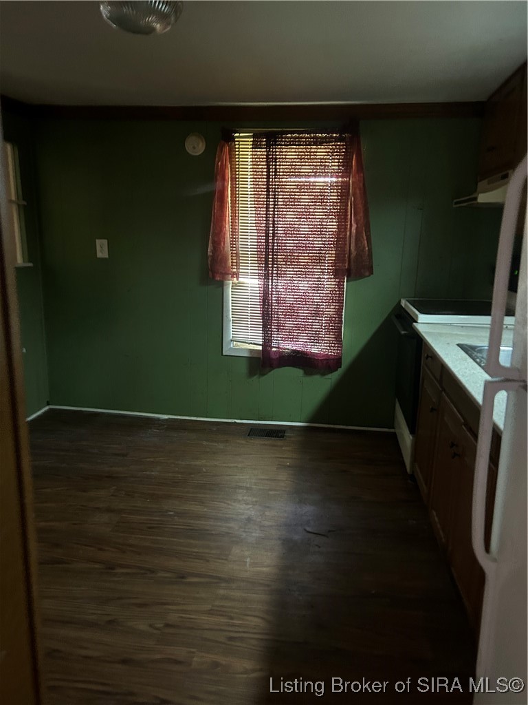 905 Locust Street Salem, IN 47167 - Photo 6 of 19