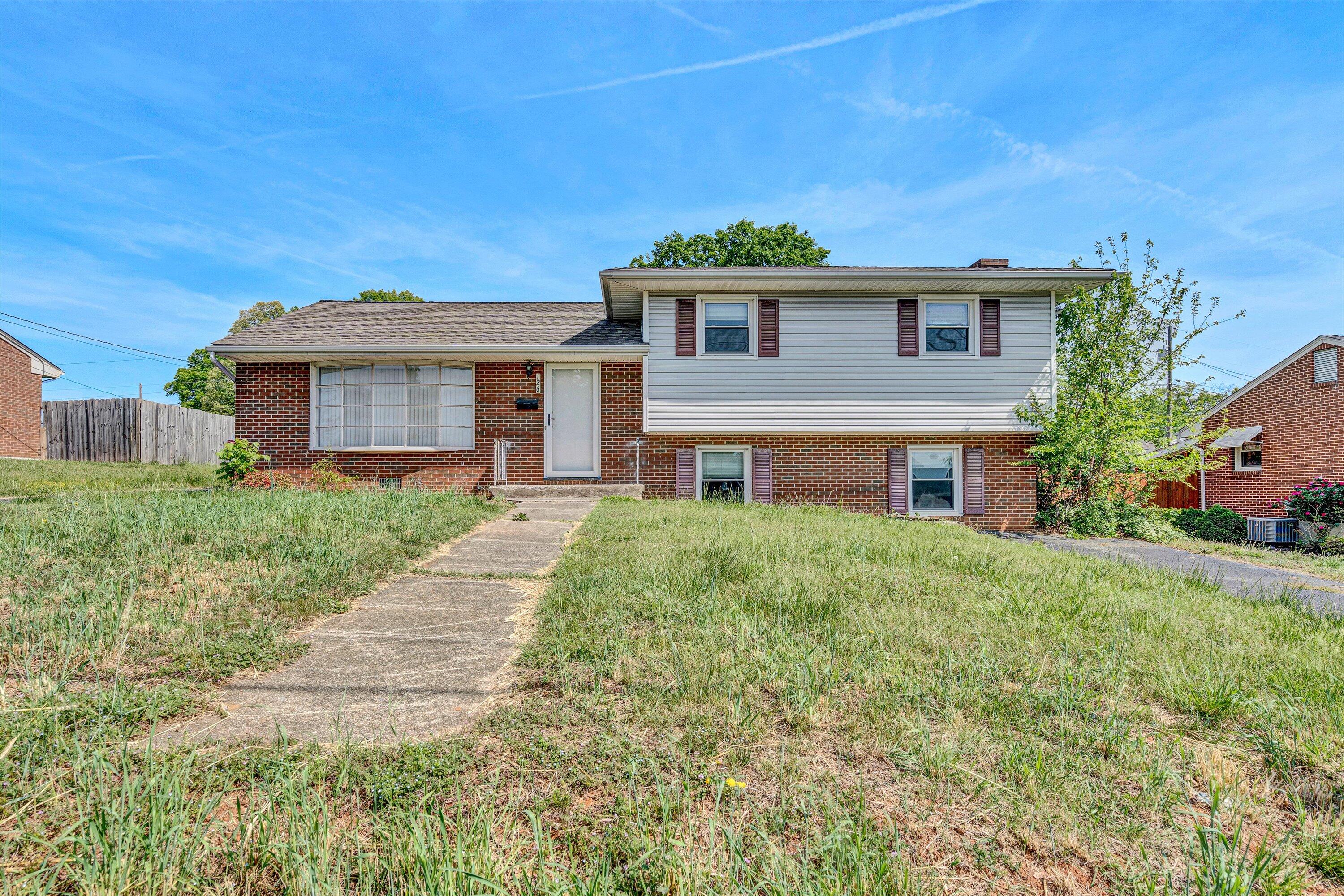 126 Frontier Road Northeast Roanoke, VA 24012 - Photo 1 of 30 01-SGM-00785