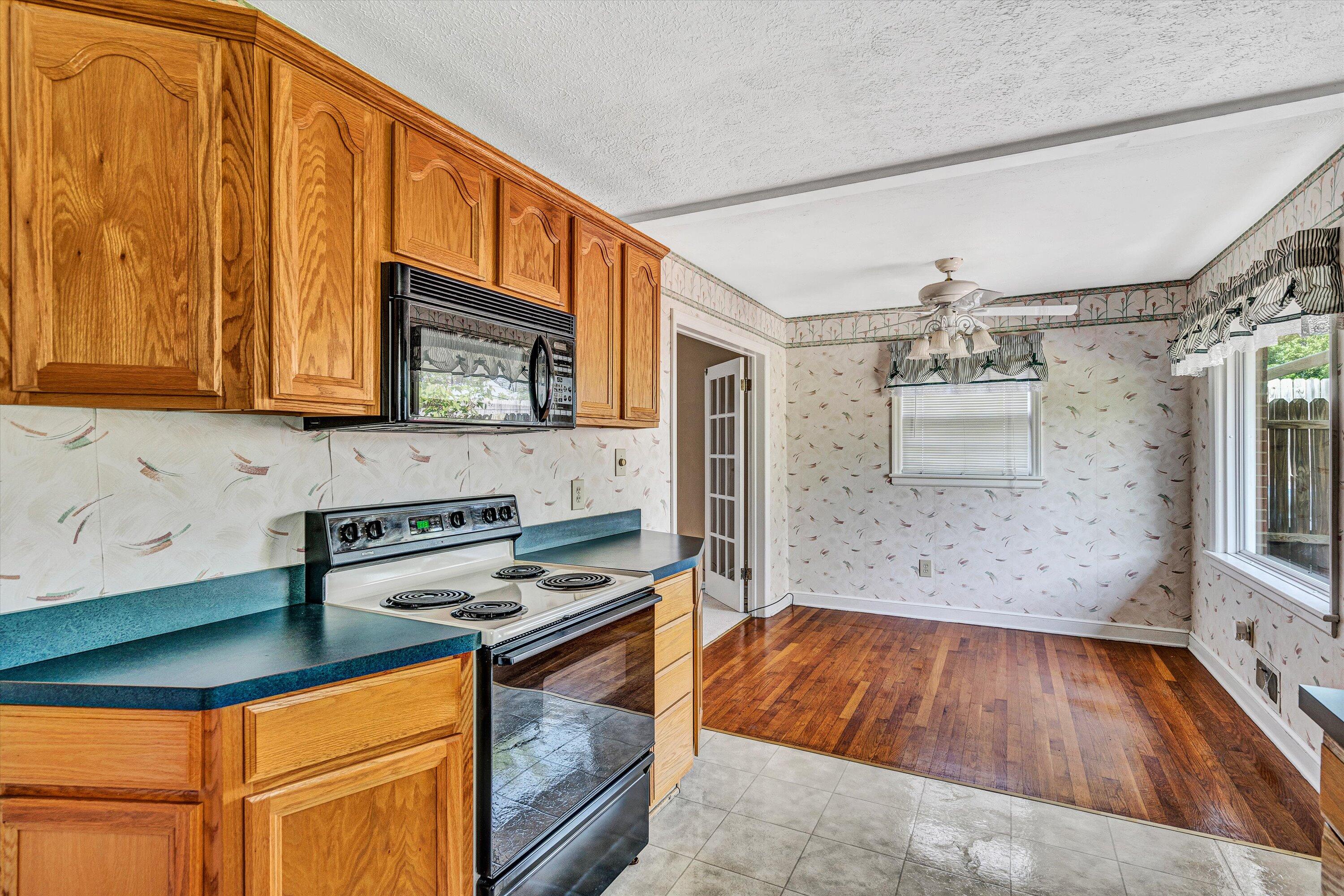 126 Frontier Road Northeast Roanoke, VA 24012 - Photo 10 of 30 10-SGM-00830