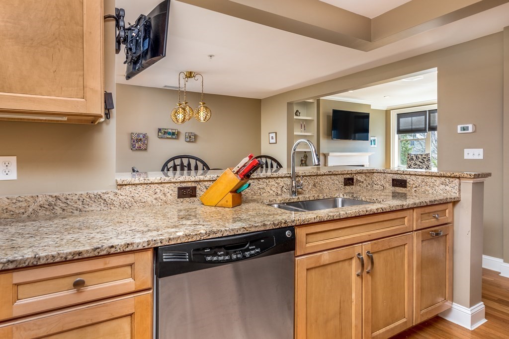 33 Intrepid Circle, Unit 208 Marblehead, MA 01945 - Photo 11 of 27