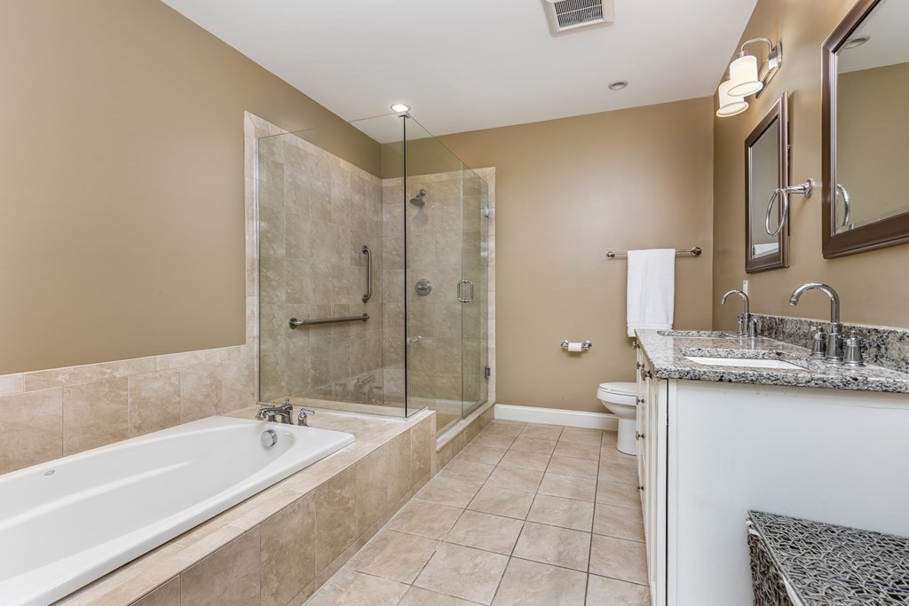 33 Intrepid Circle, Unit 208 Marblehead, MA 01945 - Photo 18 of 27